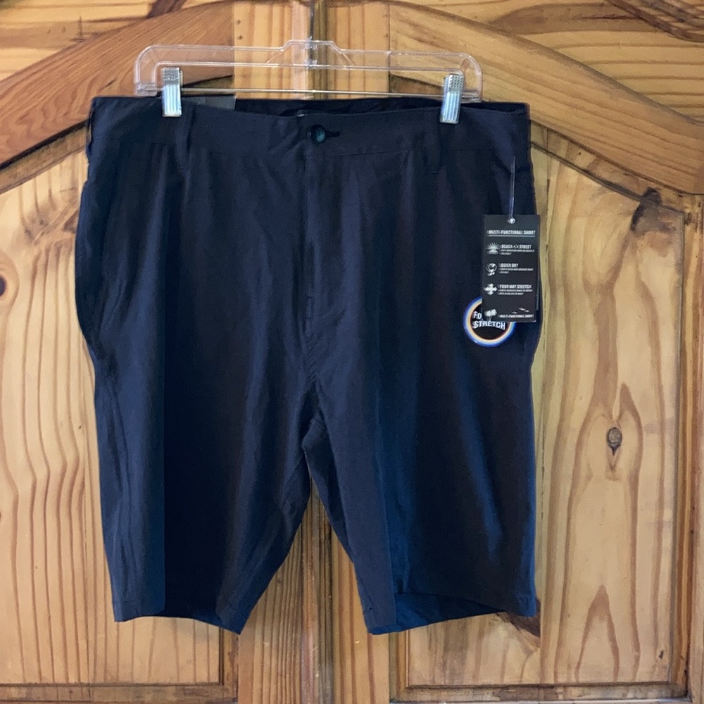 Men’s Trunks Multi-Function Short gray flat front chino shorts size 34 - NWT